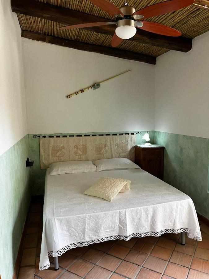 Gasthaus Graziosa Stanza Campidanese Su Terzu Oristano Exterior foto